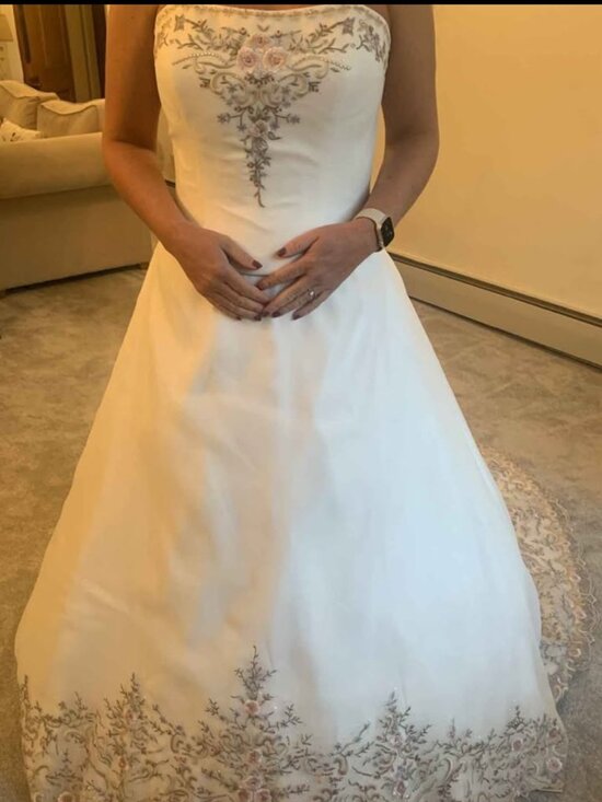 Dresses & Skirts - Oleg Cassini Wedding dress w/veil , crown & matching bag